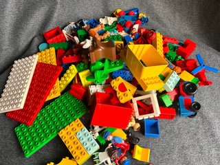 Lotto Lego Duplo 2,5kg Figure Animali e Veicoli