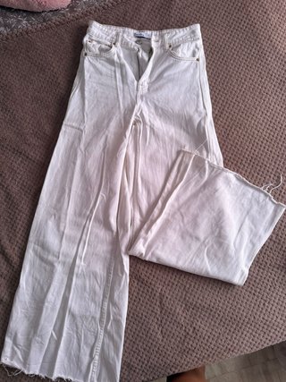 Pantalones vaqueros Bershka blancos
