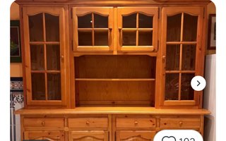 Mueble de pino macizo