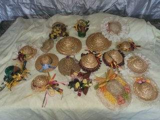 Lote de 13 Sombreros de Muñeca