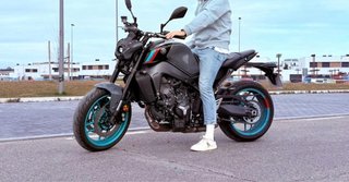 Yamaha MT-09 Negra/Gris