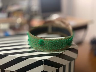 Tocado banda para ceremonia verde y marrón