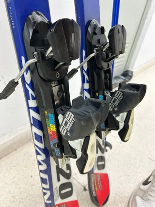 Esquís Salomon Crossmax 120 de segunda mano por 59 EUR en Madrid