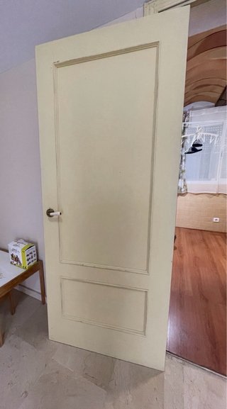 10 Puertas madera maciza interior con pomos