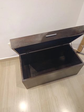 Baúl de madera maciza