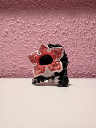 Figura Demogorgon Stranger Things Kinder Joy
