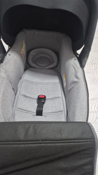 Silla de coche bebé gris