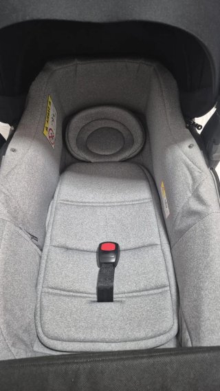 Silla de coche bebé gris