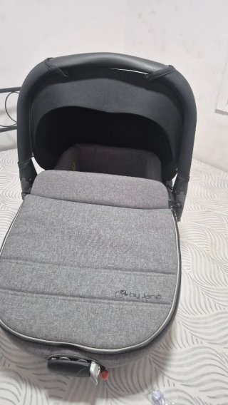 Silla de coche bebé gris