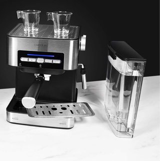 Cafetera Cecotec Plata y Negra