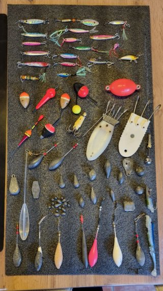 Lote de pesca: pajaritos señuelos,plomos,pulperas,