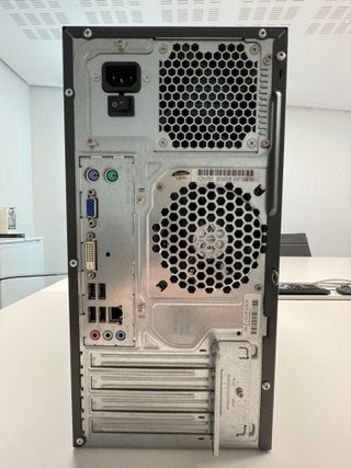 Fujitsu ESPRIMO P400 E85 + MI4W-D990 297