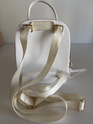 Mochila pequeña con parches