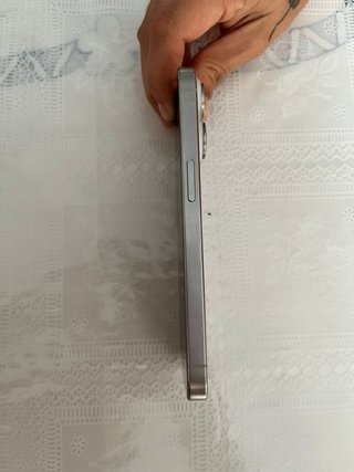iPhone 15 Pro 1TB Plata Salud de bateria 82%