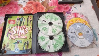 Lara Croft Tomb Raider Los sims gigaluxe PC CD-ROM