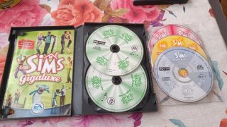 Lara Croft Tomb Raider Los sims gigaluxe PC CD-ROM