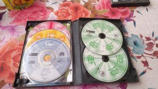 Lara Croft Tomb Raider Los sims gigaluxe PC CD-ROM