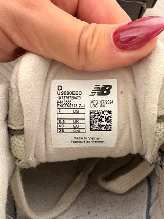 New Balance 9060 Verde Talla 40