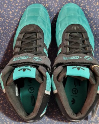 Zapatilla Adidas Racer Hi Mercedes-AMG Petronas F1
