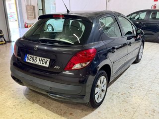 Peugeot 207 2011