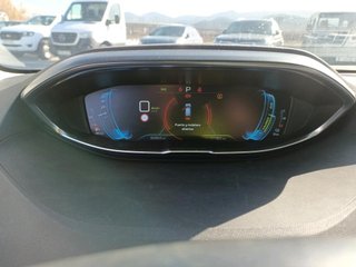 Peugeot 3008 HYBRID 225 E-EAT8 2021