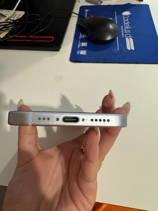 iPhone 15 Blanco/Azul