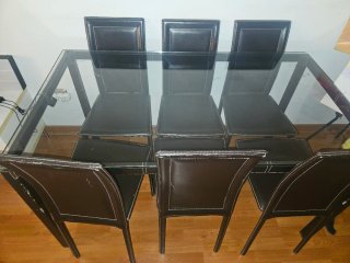 Mesa Comedor Cristal y Sillas Polipiel