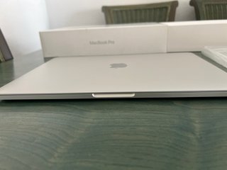 MacBook Pro i5 nuovo di zecca