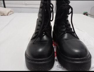 Botas negras militares para mujer con plataforma