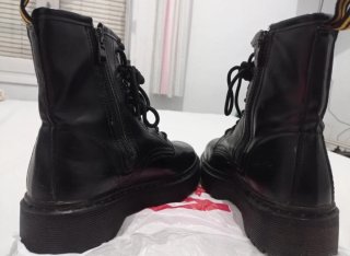 Botas negras militares para mujer con plataforma