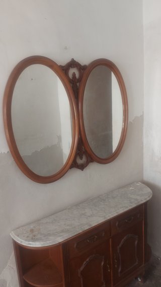 Recibidor antiguo madera y mármol
