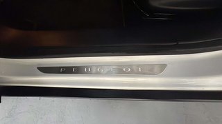 Peugeot 2008 TECHO PANORÁMICO