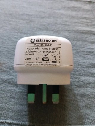 Adaptador Enchufe UK/Irlanda