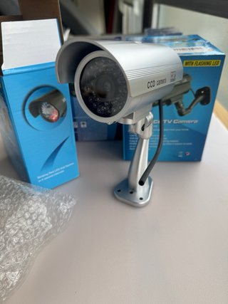 4 Cámaras CCTV Falsas con LED