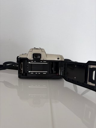Cámara Analógica Nikon F50 Kit + Accesorios