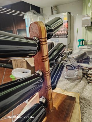 Espositore per bottiglie di vino in legno