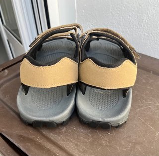 Sandalias Mountain Pro caballero beige.