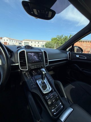 Porsche Cayenne 2016