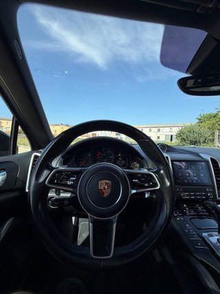 Porsche Cayenne 2016