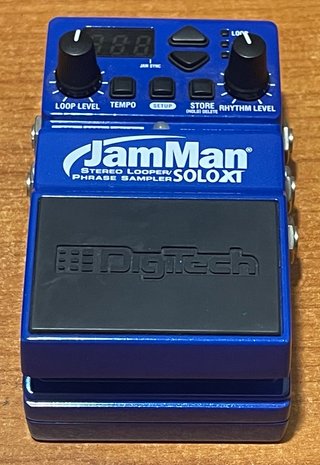 DigiTech JamMan Solo XT Looper Phrase Sampler