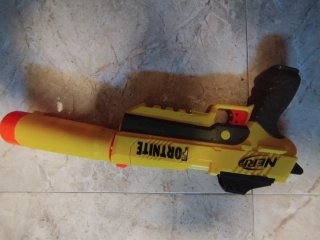 Pistola Nerf Fortnite Amarilla