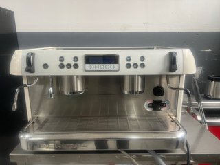 Macchina da caffè professionale a 2 gruppi