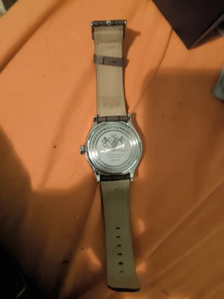 Reloj Festina Negro y Plateado, con su caja