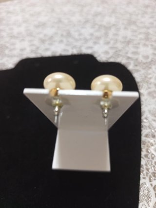 Orecchini perla beige e oro