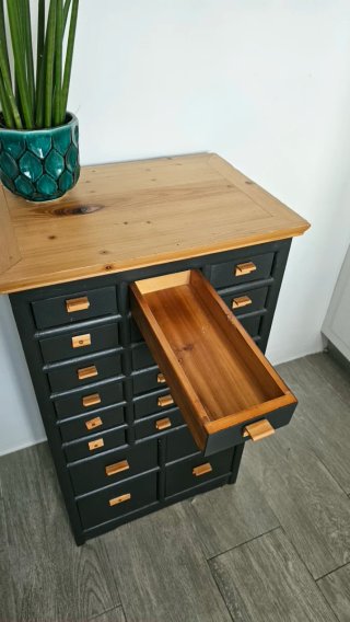 Mueble de cajones vintage industrial