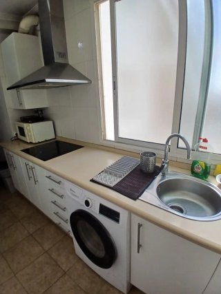 Habitación individual en piso compartido en Triana