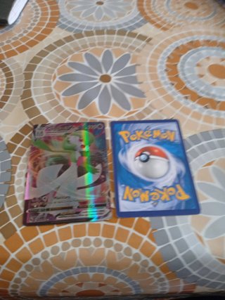 Gardevoir y Stonjourner V MAX Pokémon Cards