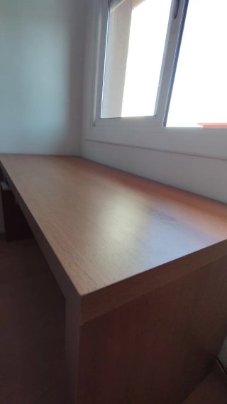 Mesa escritorio Ikea MALM madera marrón
