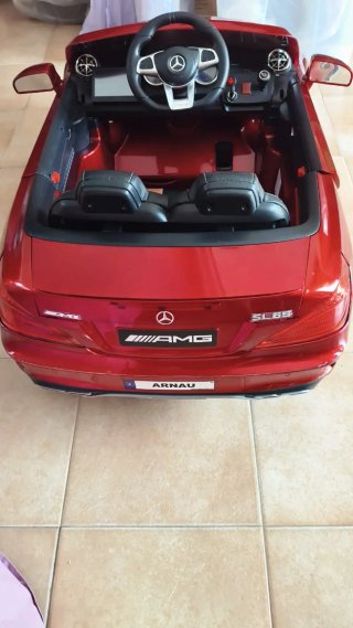 Coche eléctrico infantil Mercedes con mando