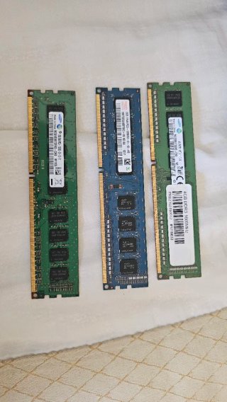 3 Módulos DDR3 (8GB en total)